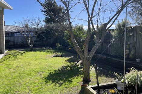 Photo of property in 4 Butterworth Crescent, Papamoa Beach, Papamoa, 3118