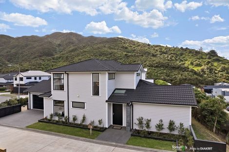 Photo of property in 15 Riroriro Close, Crofton Downs, Wellington, 6035