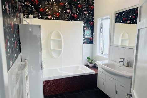 Photo of property in 8 Lyon Street, Marton, 4710
