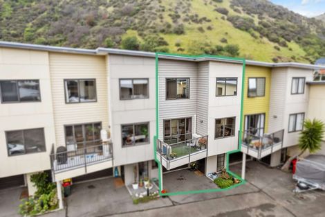 Photo of property in Te Kakariki Apartments, 5/5 Wellington Road, Paekakariki, 5034