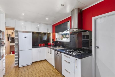 Photo of property in 35 Dalton Grove, Stokes Valley, Lower Hutt, 5019