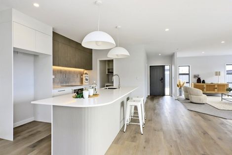 Photo of property in 9 Cassin Place, Taradale, 4112