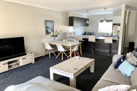 Photo of property in 215 Hobsonville Point Road, Hobsonville, Auckland, 0616