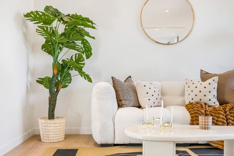 Photo of property in 12c Kowhai Road, Campbells Bay, Auckland, 0630