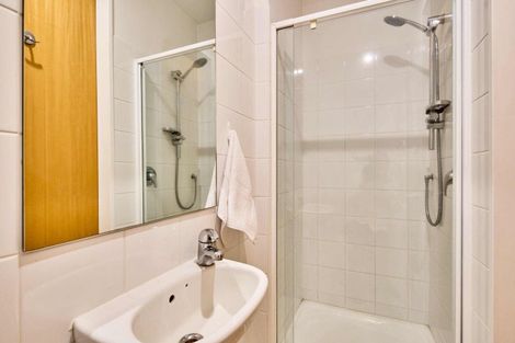 Photo of property in Endeavour Apartments, 125u3 Thorndon Quay, Pipitea, Wellington, 6011