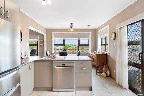 Photo of property in 5 Booth Crescent, Tuakau, 2121