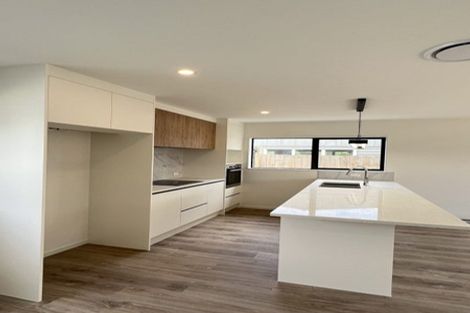 Photo of property in 30a Durham Street, Te Atatu Peninsula, Auckland, 0610