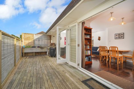Photo of property in 30a Enderby Drive, Te Atatu Peninsula, Auckland, 0610