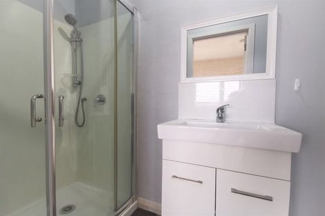 Photo of property in 13 Lavelle Road, Henderson, Auckland, 0612