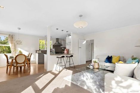 Photo of property in 53 Eskdale Road, Birkdale, Auckland, 0626