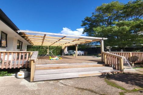 Photo of property in 4 Kayle Glen, West Harbour, Auckland, 0618