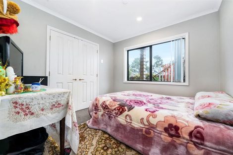 Photo of property in 53 Helleur Road, Massey, Auckland, 0614