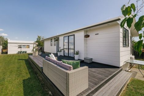 Photo of property in 21 Peppertree Glade, Kelvin Grove, Palmerston North, 4414