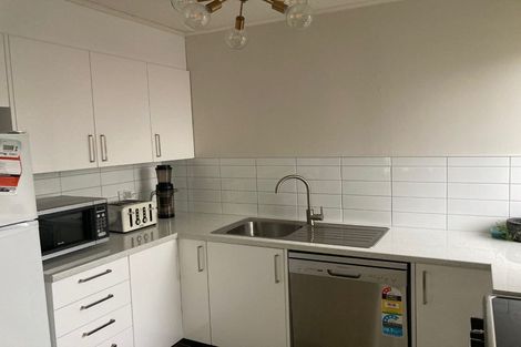 Photo of property in 4f5 Stewart Drive, Newlands, Wellington, 6037