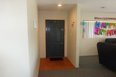 Photo of property in 50a Edmonton Road, Henderson, Auckland, 0612