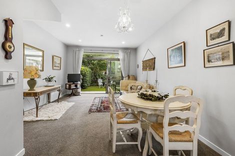 Photo of property in 2/24 Tamar Street, Island Bay, Wellington, 6023