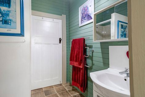 Photo of property in 11 Bear Street, Waverley, 4510