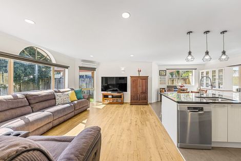 Photo of property in 33 Gala Place, Henderson, Auckland, 0612