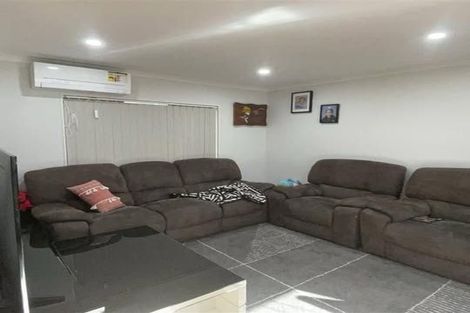Photo of property in 2/71 Huia Road, Papatoetoe, Auckland, 2025