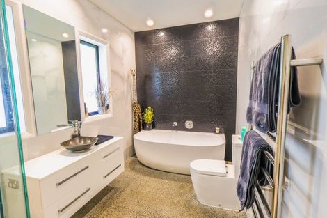 Photo of property in 57 Hawaiian Parade, Arkles Bay, Whangaparaoa, 0932