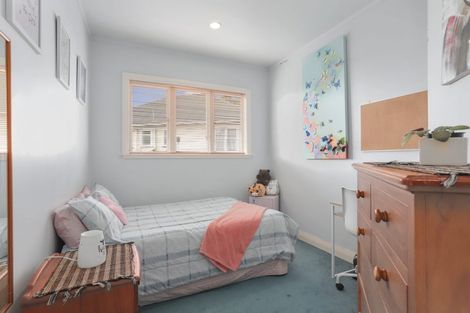 Photo of property in 26 Clayburn Road, Glen Eden, Auckland, 0602