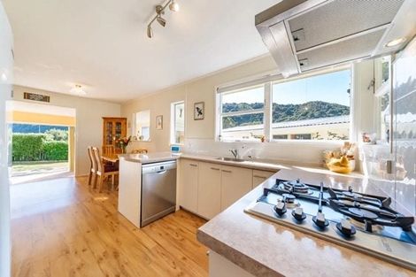 Photo of property in 7 Moehau Grove, Trentham, Upper Hutt, 5018