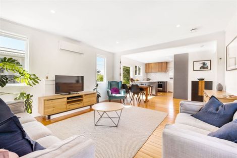 Photo of property in 1/10 Neil Avenue, Te Atatu Peninsula, Auckland, 0610