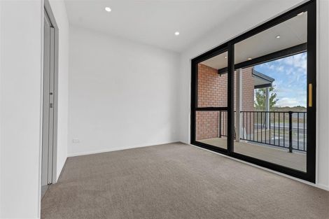 Photo of property in 12 Waimarie Drive, Karaka, 2578