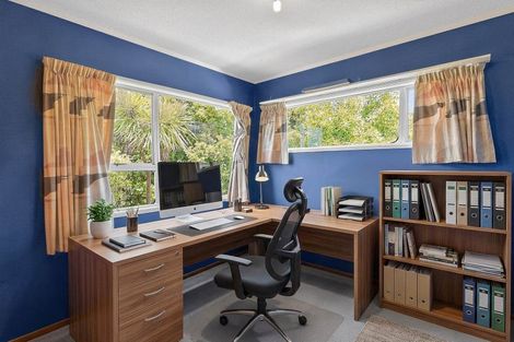 Photo of property in 220 Glamorgan Drive, Northcross, Auckland, 0630