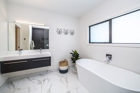 Photo of property in 12 Prendiville Lane, Greytown, 5712