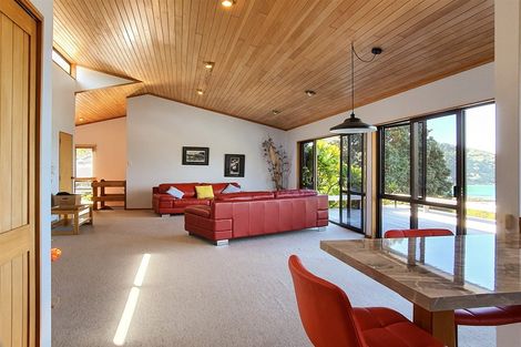 Photo of property in 54 Oneroa Road, Russell, 0202