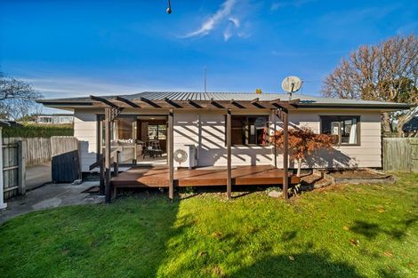 Photo of property in 2/74 Aorangi Road, Bryndwr, Christchurch, 8053