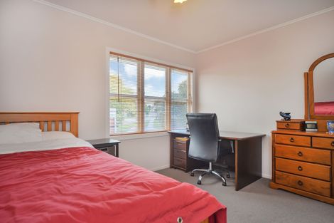 Photo of property in 30a Enderby Drive, Te Atatu Peninsula, Auckland, 0610