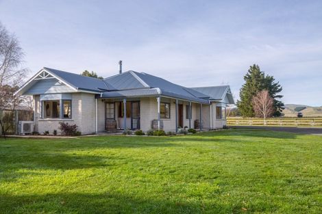 Photo of property in 15 Campbell Drive, Martinborough, 5711