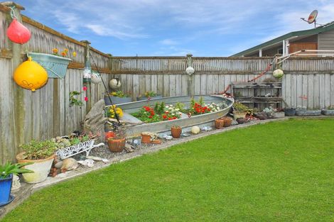 Photo of property in 2a Andresen Street, Foxton Beach, Foxton, 4815