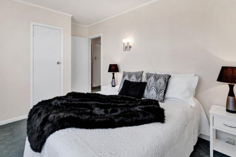 Photo of property in 9 Kennedy Place, Merrilands, New Plymouth, 4312