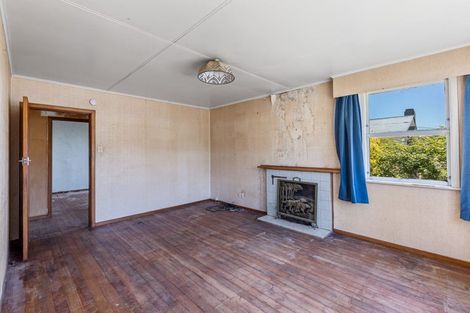 Photo of property in 28 Whakawhiti Street, Marfell, New Plymouth, 4310
