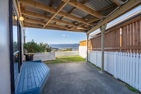 Photo of property in 43a Sunhaven Drive, Newlands, Wellington, 6037