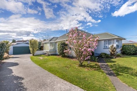 Photo of property in 18 Greendale Avenue, Avonhead, Christchurch, 8042