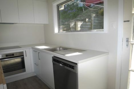 Photo of property in 137a Newlands Road, Newlands, Wellington, 6037