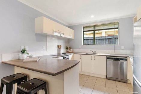 Photo of property in 7 Kathleen Reece Place, Waiuku, 2123