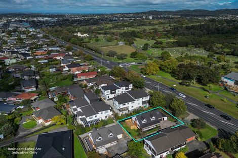 Photo of property in 1/4227 Great North Road, Glendene, Auckland, 0602