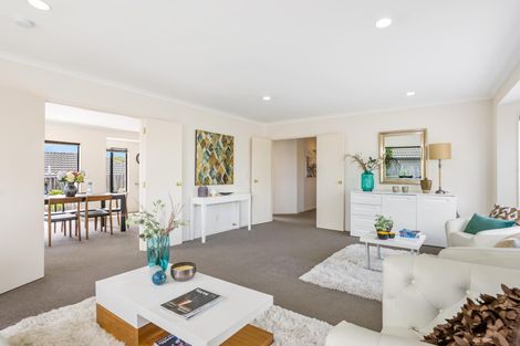 Photo of property in 20 Moyrus Crescent, East Tamaki Heights, Auckland, 2016