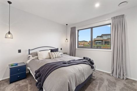 Photo of property in 13 Kotare Drive, Wanaka, 9305