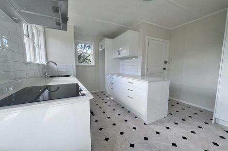 Photo of property in 100 Sidlaw Street, Strathmore Park, Wellington, 6022