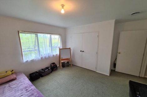 Photo of property in 1/96 Edmonton Road, Henderson, Auckland, 0612
