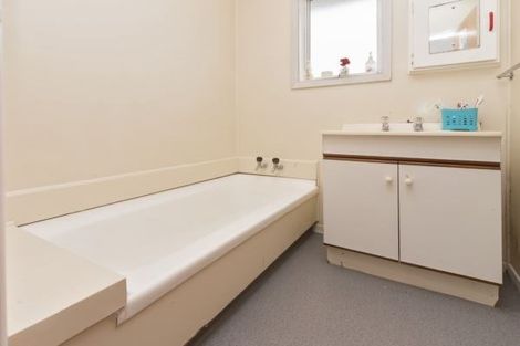 Photo of property in 34 Mascot Avenue, Mangere, Auckland, 2022