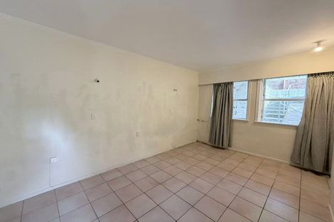 Photo of property in 15 Riverview Road, New Lynn, Auckland, 0600