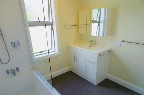 Photo of property in 14 Calvert Road, Moturoa, New Plymouth, 4310