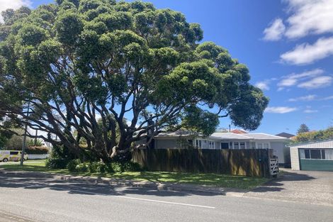 Photo of property in 99 Gloria Avenue, Te Atatu Peninsula, Auckland, 0610